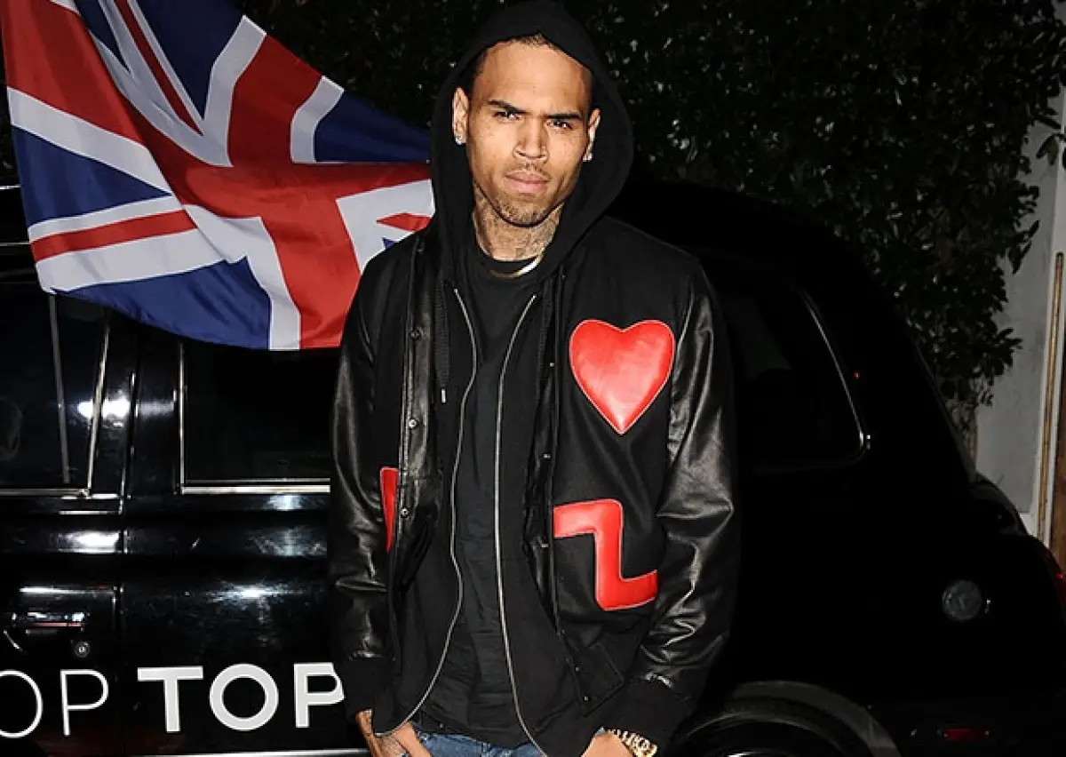 El cantante asistió a la fiesta de `Topshop/Topman´ acompañado de su ex, la modelo Karrueche Tran justo un día antes del 14 de febrero; noche en que no se dirijieron la palabra.
