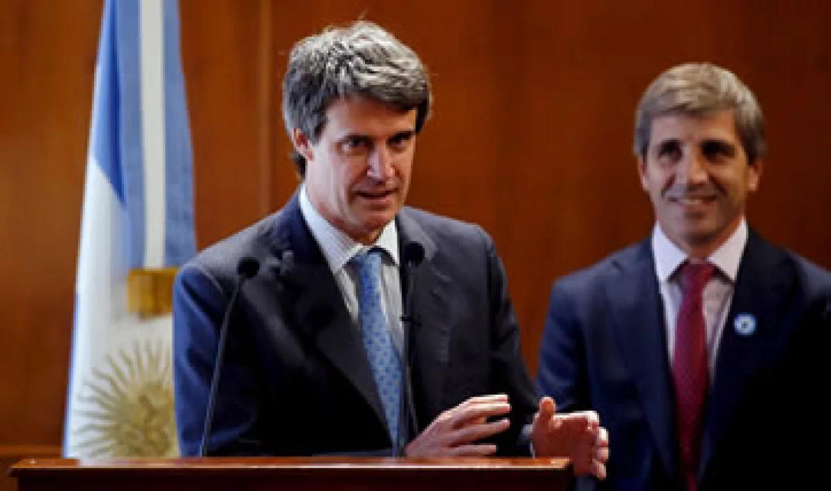 Alfonso Prat-Gay, ministro de Hacienda en Argentina, aseguró que se trabaja para poner en marcha la rueda de producción argentina. (Foto: Reuters)