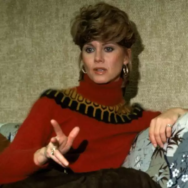 En 1984 contrajo nupcias con el actor italiano Matt Lattanzi, con quien dos años después procreó a una niña llamada Chloe. Después de 11 de matrimonio la actriz y Matt se divorciaron.