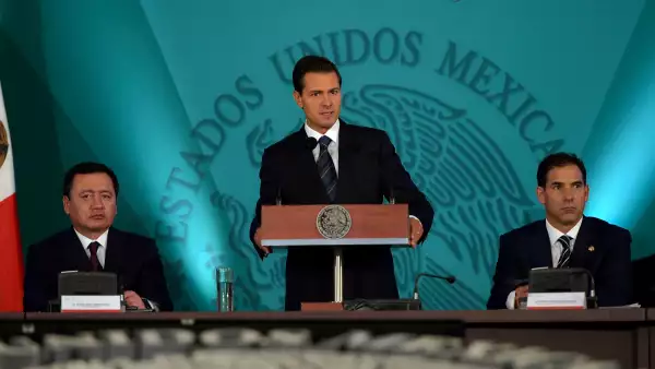 Rechaza el muro