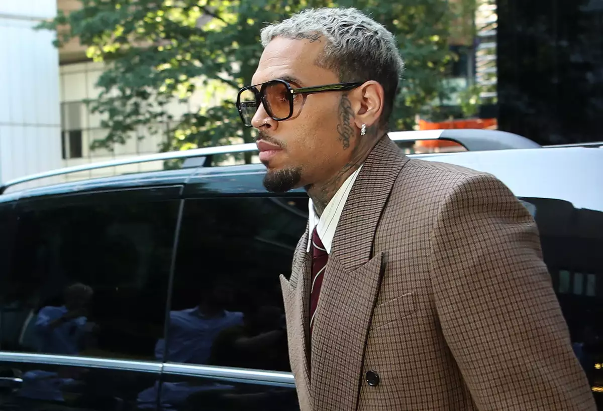 acusado de agresion, chris brown se declara inocent de dos nuevos cargos