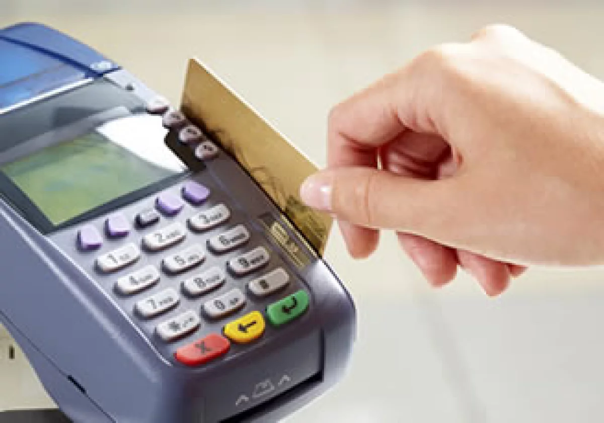 El saldo de cartera de las tarjetas de crédito reportó una variación negativa de 1.3%. (Foto: Photos to Go)