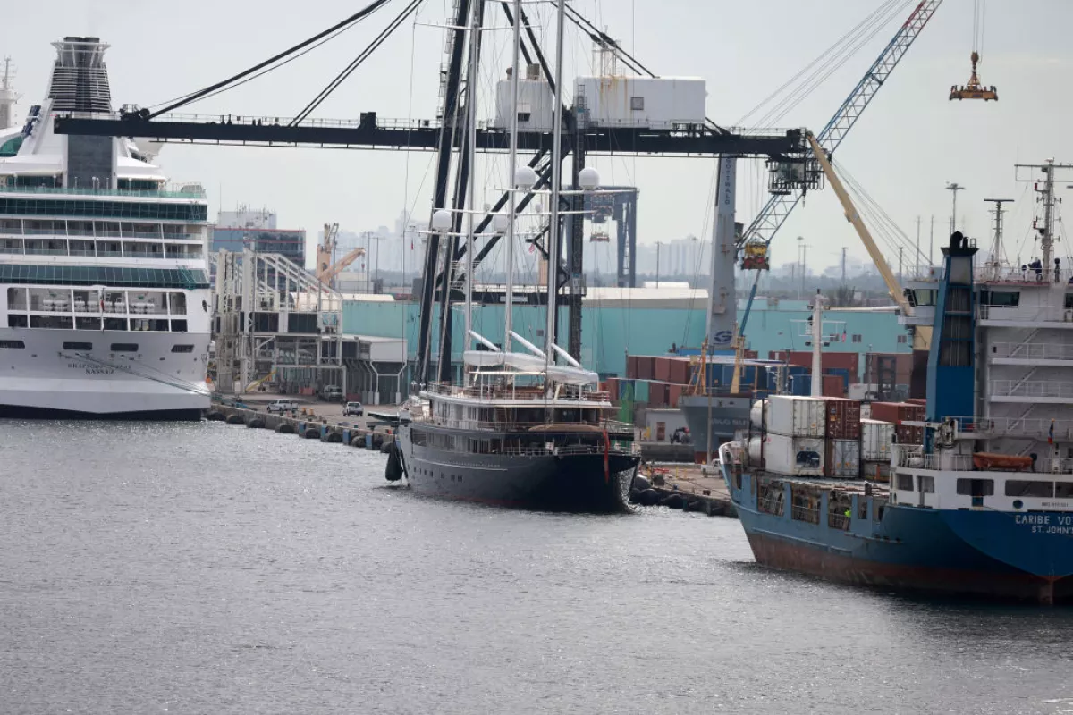 Jeff Bezos' Multi-Million Dollar Yacht Arrives In Florida