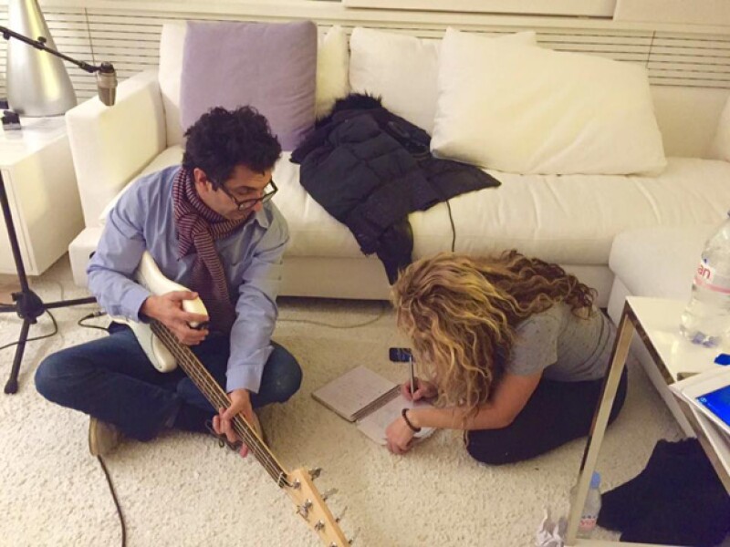 Parece que la cantante colombiana está decidida a retomar su carrera tras dos años de haber lanzado su último disco. Por medio de una foto, comprueba que ya inició el proceso creativo.