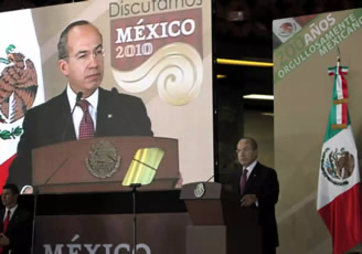 El presidente mexicano, Felipe Calderón, presentó el programa en el Museo Nacional de Antropología. (Foto: Notimex)