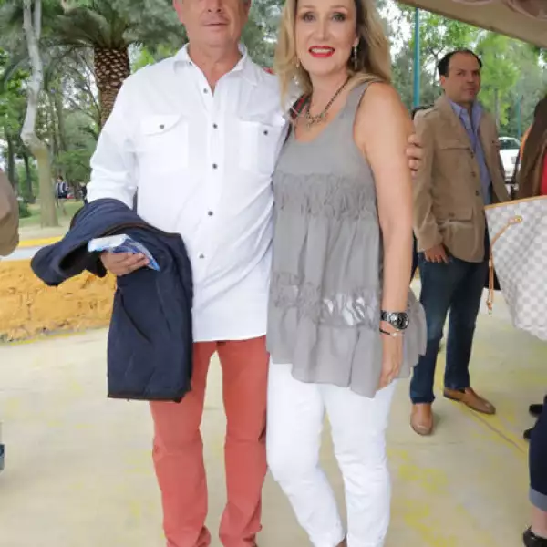 Manuel Torres,Pinky Garza de Torres