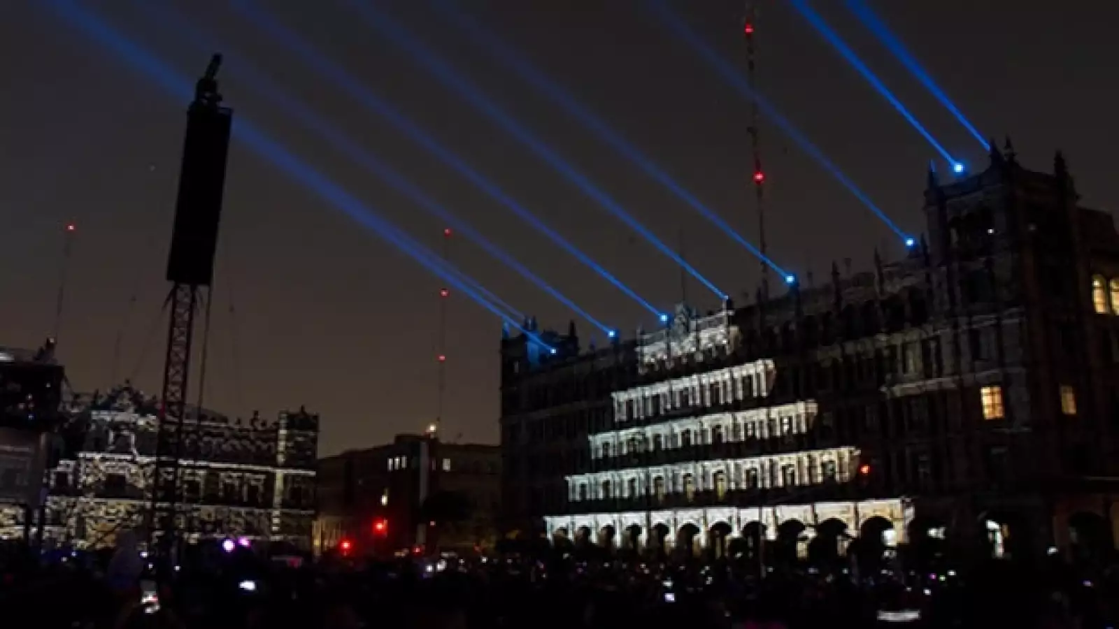 Bailarines y fuegos artificiales para festejar el Centenario de la Revolución