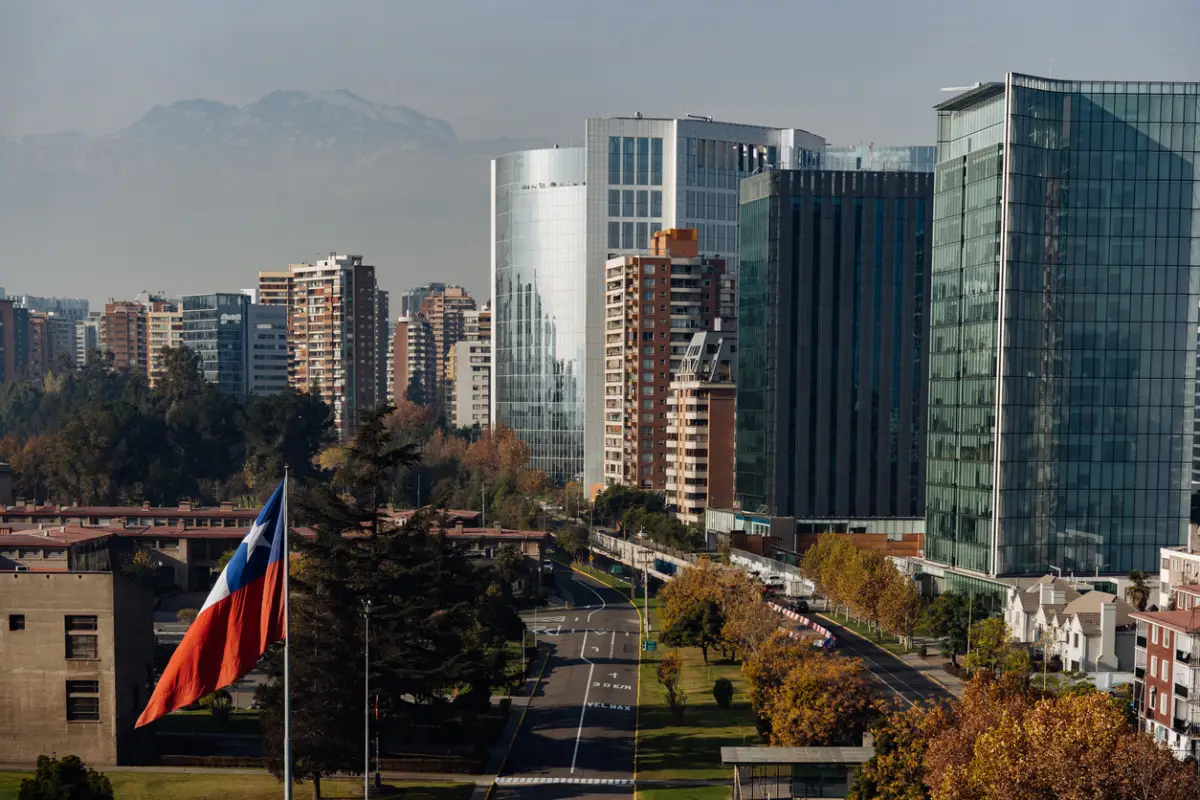 ¿Funcionan las 40 horas laborales? El experimento de Chile que México sigue de cerca