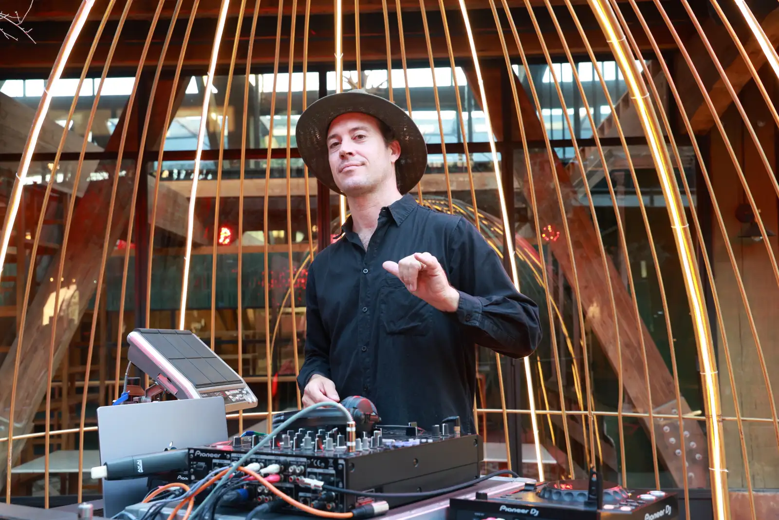 Dj Pasternak