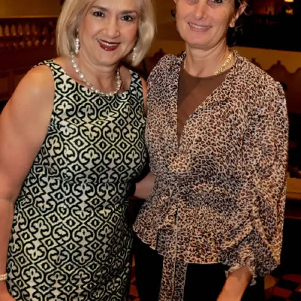 Doris de Medina y Silvia Andonie