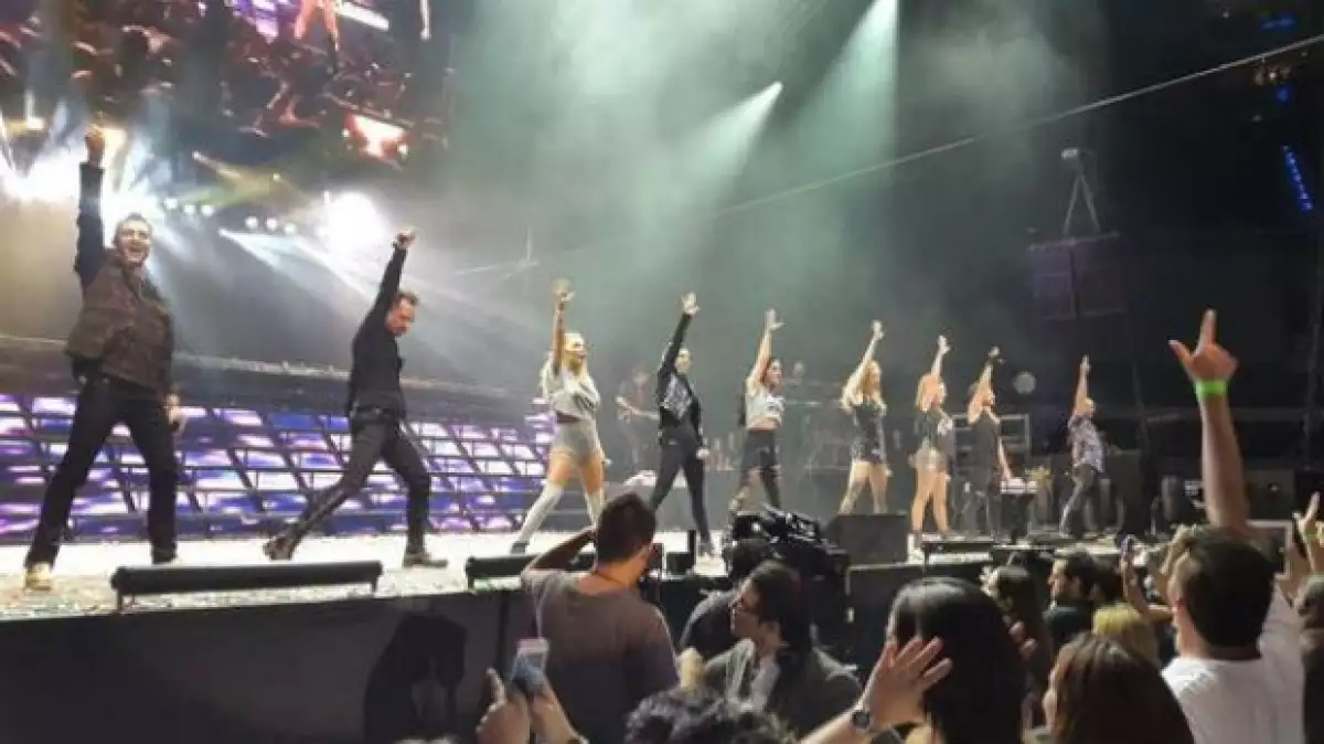 OV7 rindió tributo a Kabah al cantar dos de sus éxitos.