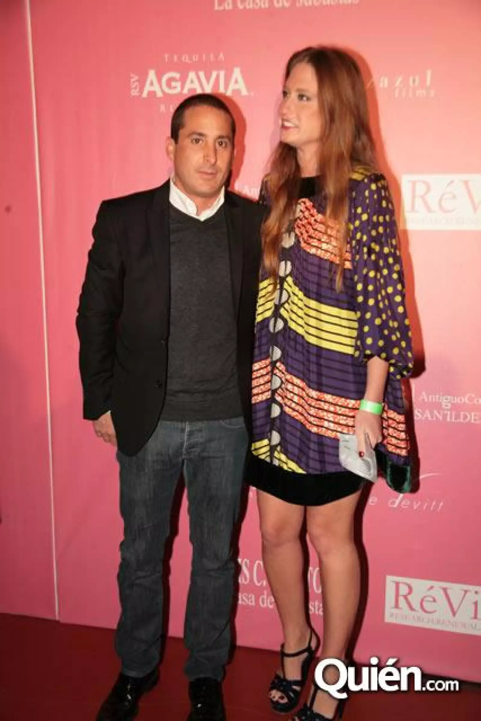 Cajas en subasta revive el arte