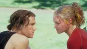 Julia Stiles y el elenco de ’10 cosas que odio de ti’ se reúnen para rendir homenaje a Heath Legder 