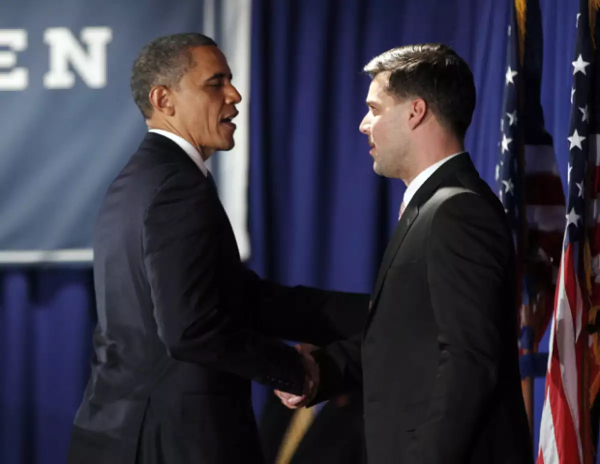 En un evento de recaudación de fondos, el cantante de origen puertorriqueño Ricky Martin reconoció al presidente Barack Obama por hacer público su apoyo a los matrimonios entre personas de mismo sexo.