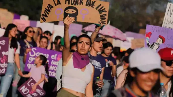 Conmemoran a las mujeres el 8 de marzo, pero les regatean recursos