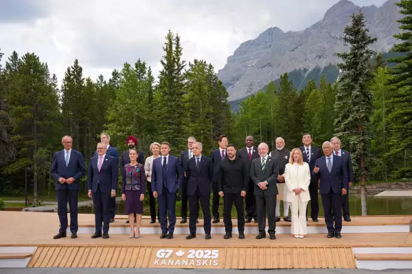 sheinbaum-g7.jpeg