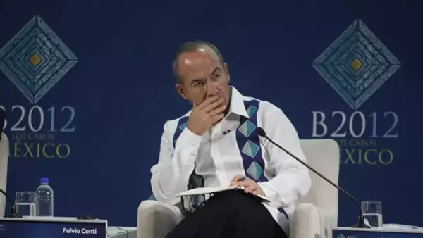 El presidente Calderón instó a los líderes del Business 20 (B20) a asumir el liderazgo sobre las iniciativas de crecimiento verde, seguridad alimentaria y financiamiento para el desarrollo para enfrentar los desafíos de la economía global.