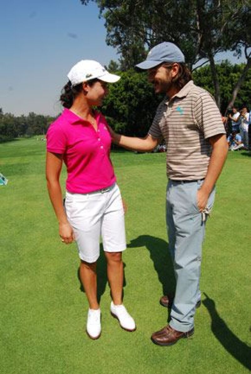 El actor mexicano y la jugadora tapatía participaron en el Torneo ProAm previo al Lorena Ochoa Invitational; Luna demostró su poca experiencia en el deporte.