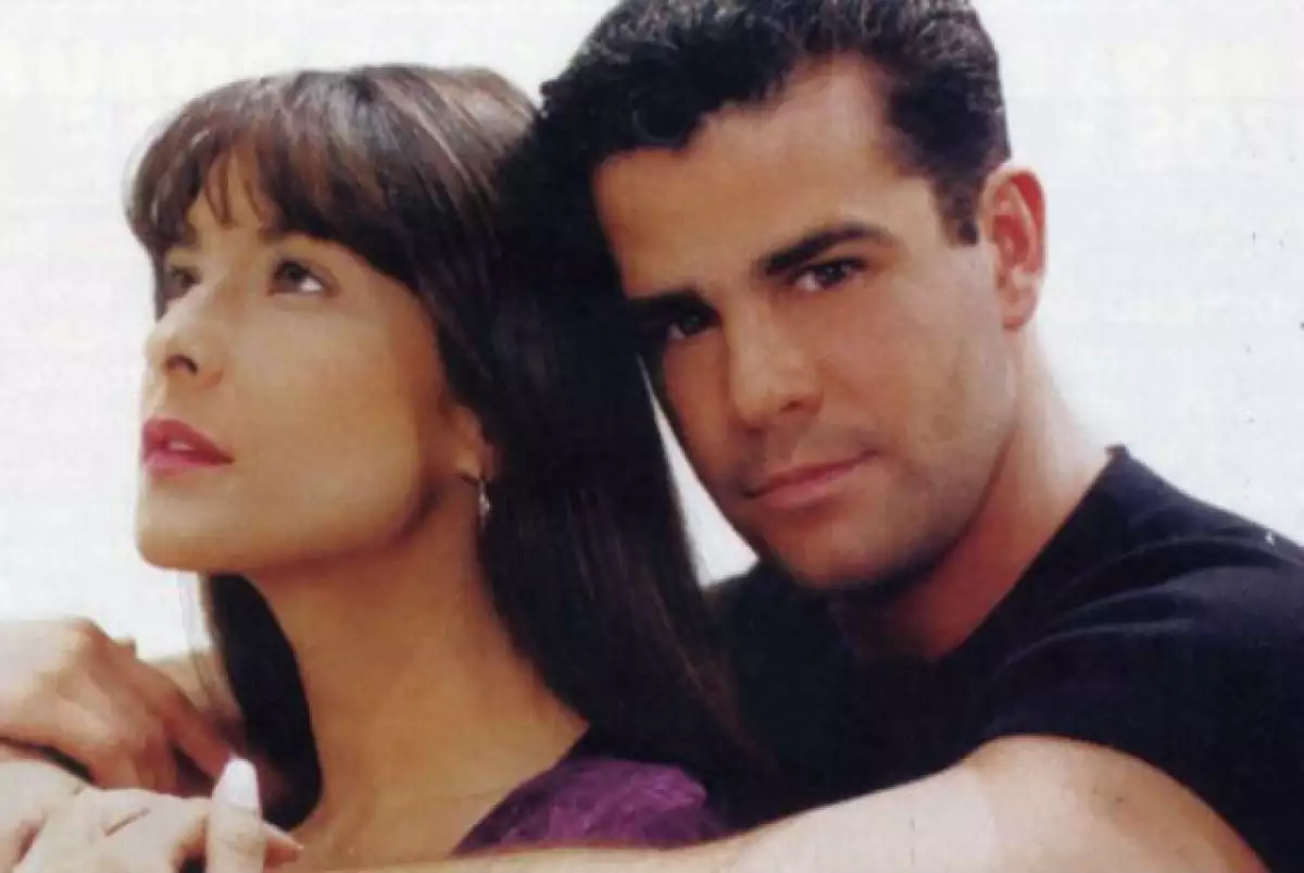Eduardo Capetillo actuó con la actriz en Baila Conmigo, telenovela de 1992.
