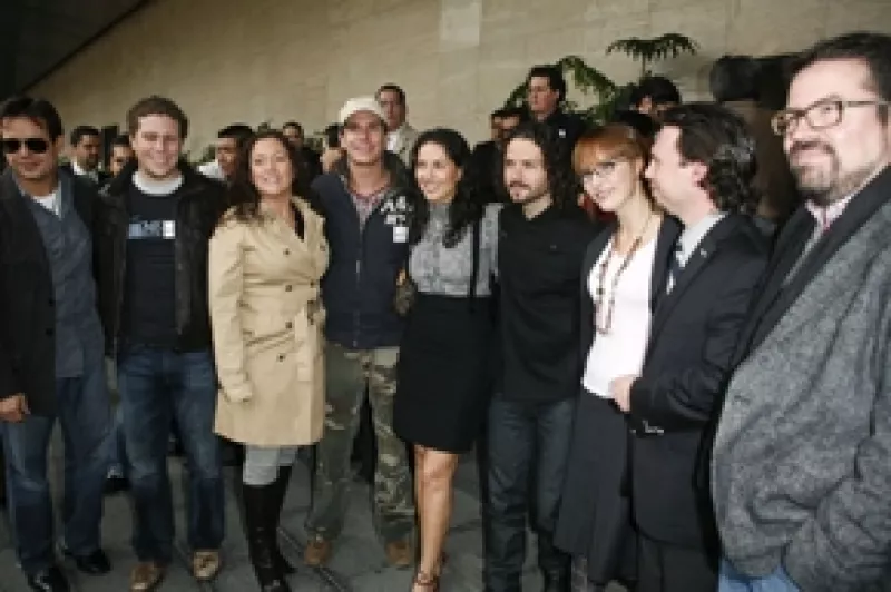 Las personas que intevinieron expresó su opinión respecto a la decisión de los diputados de mantener en 2010 en mismo presupuesto de egresos que se otorgó en 2009.