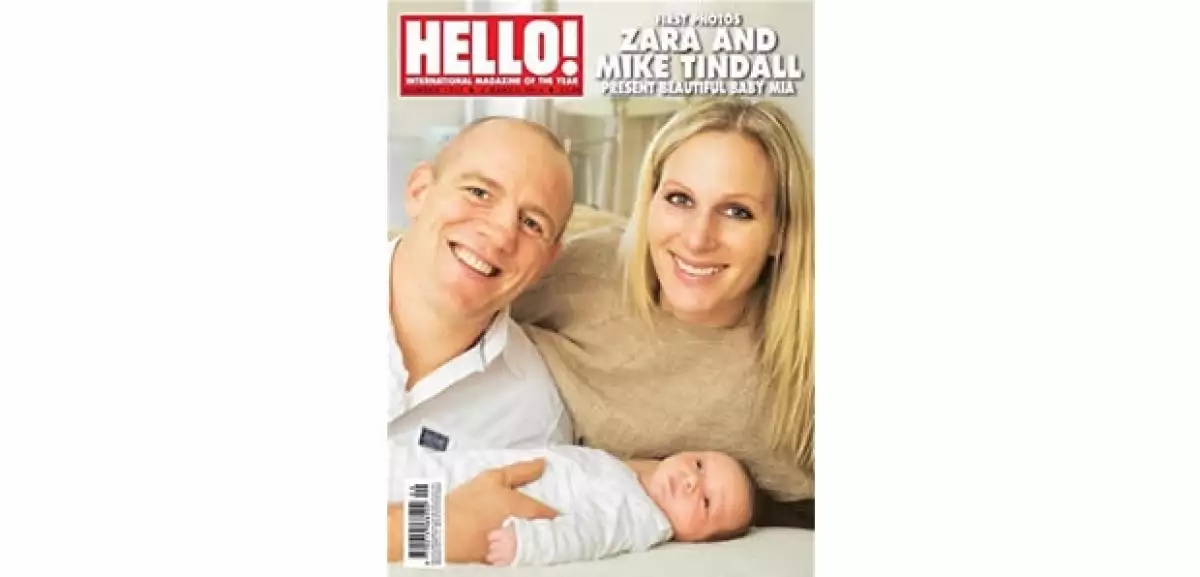 Zara posó con Mike Tindall, su esposo jugador de rugby, y Mia Grace.