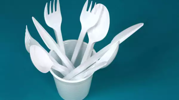 Reino Unido prohibirá la venta de plásticos de un solo uso