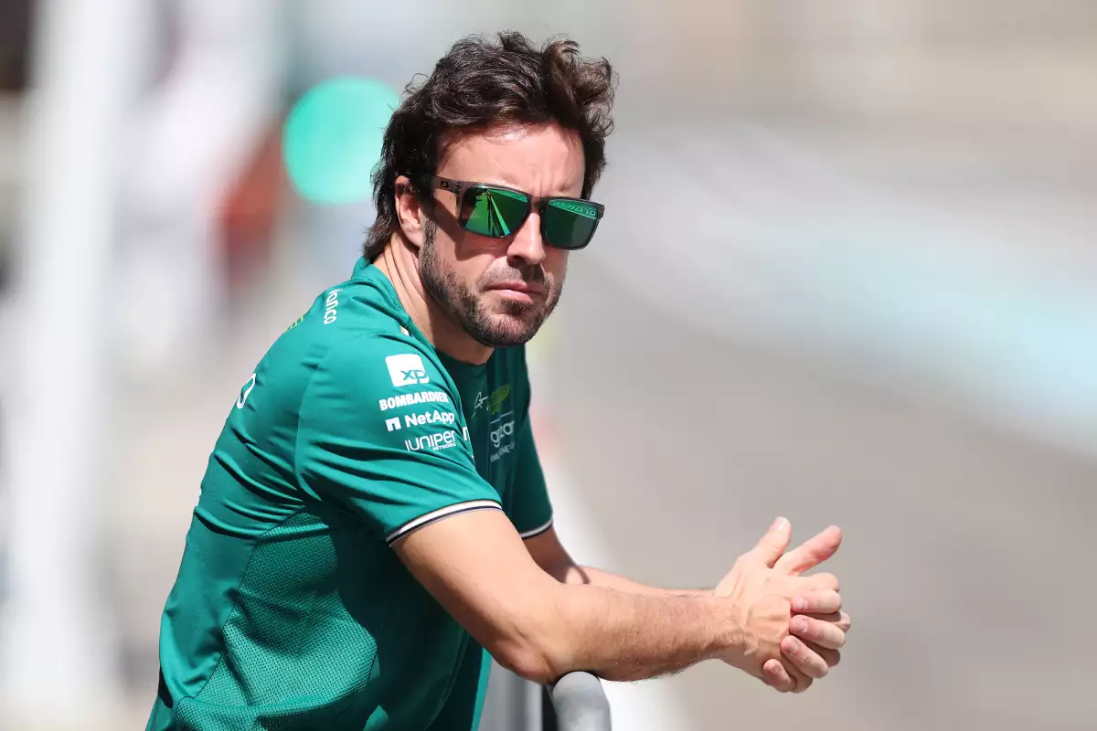 Fernando Alonso renueva con Aston Martin