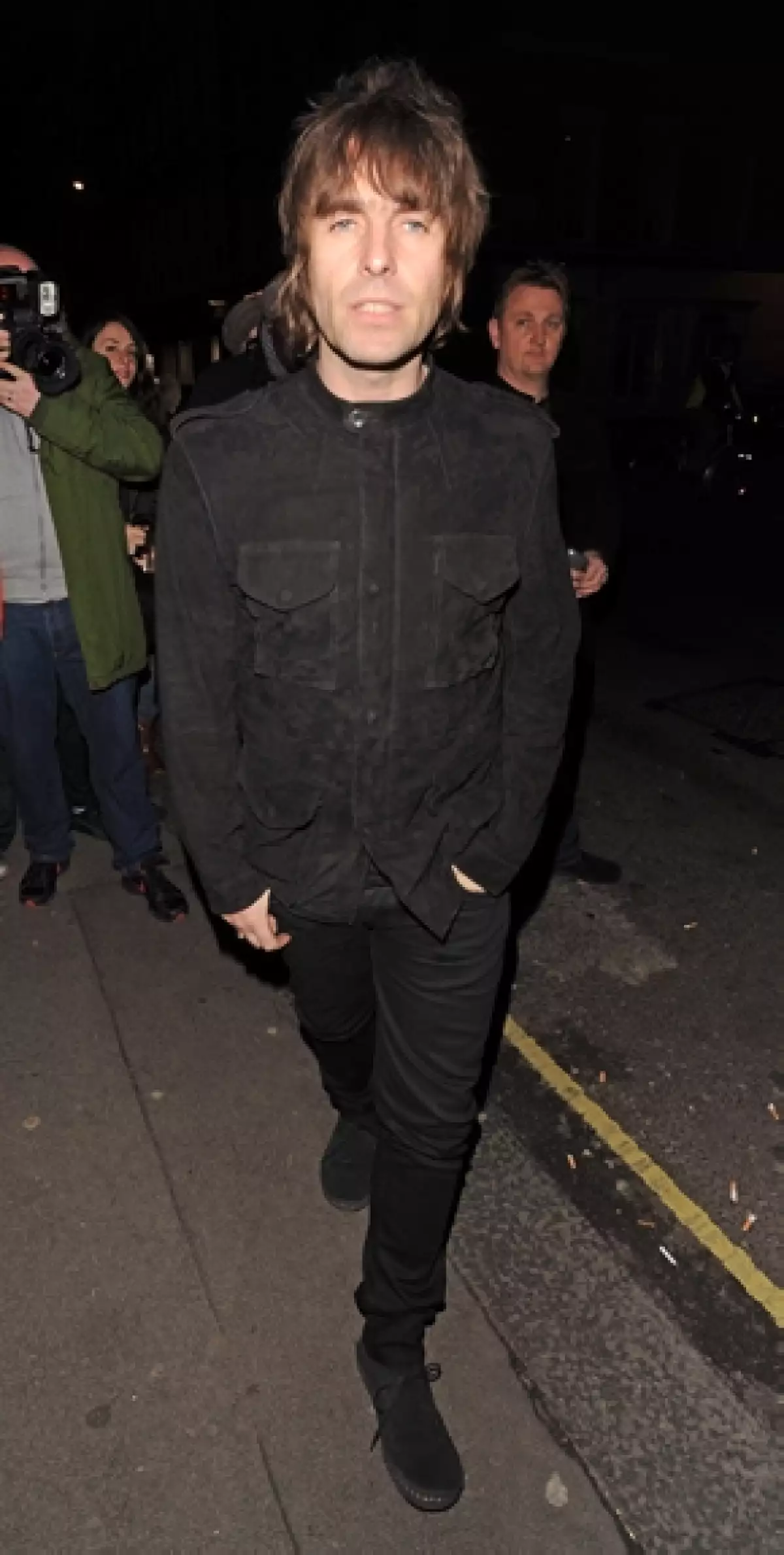Liam Gallagher se declaró un Belieber, luego de defender al canadiense de las acusaciones por su irreverente comportamiento y justificó que Bieber llegara dos horas tarde a su concierto en Londres.