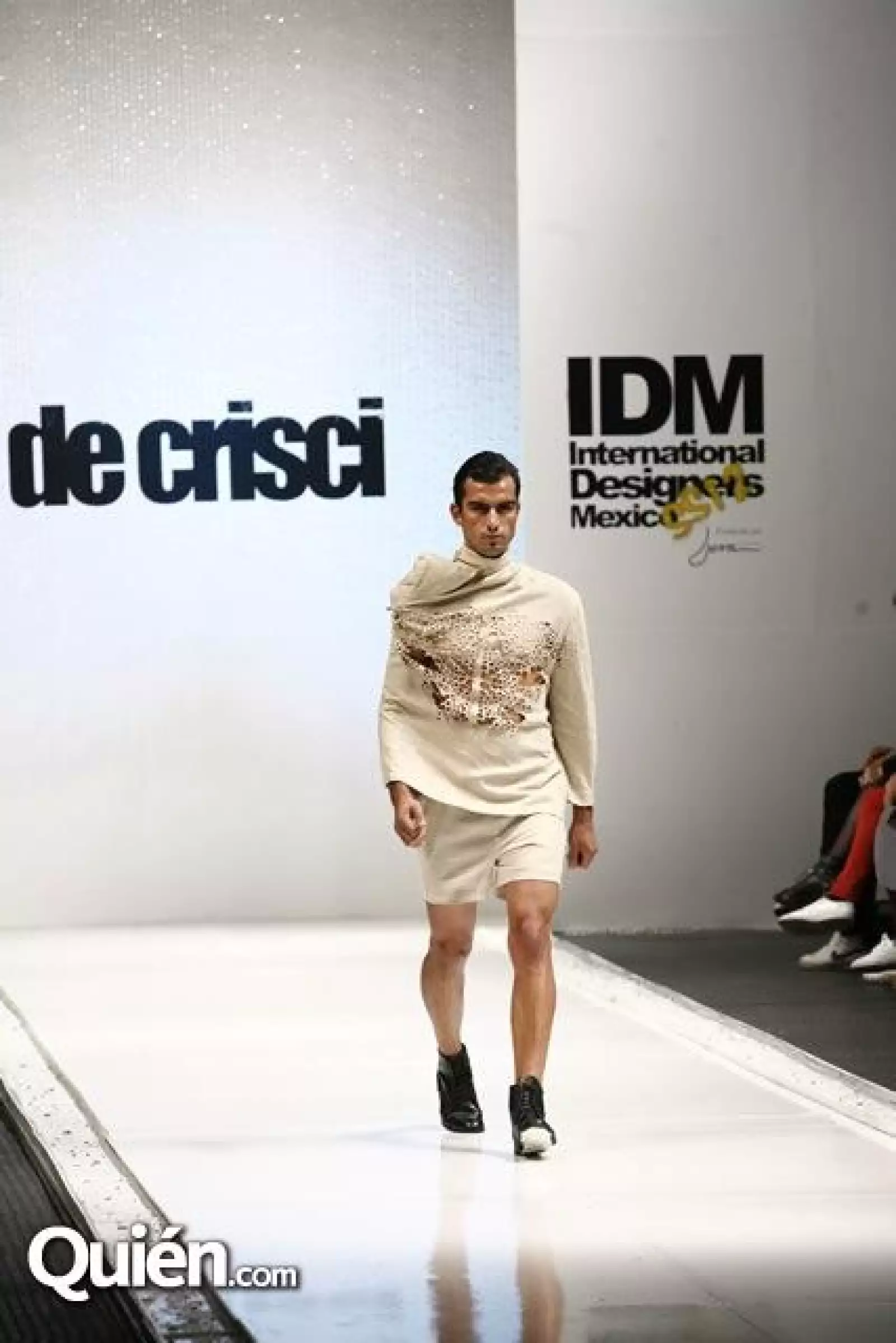 Pasarela de Crisci
