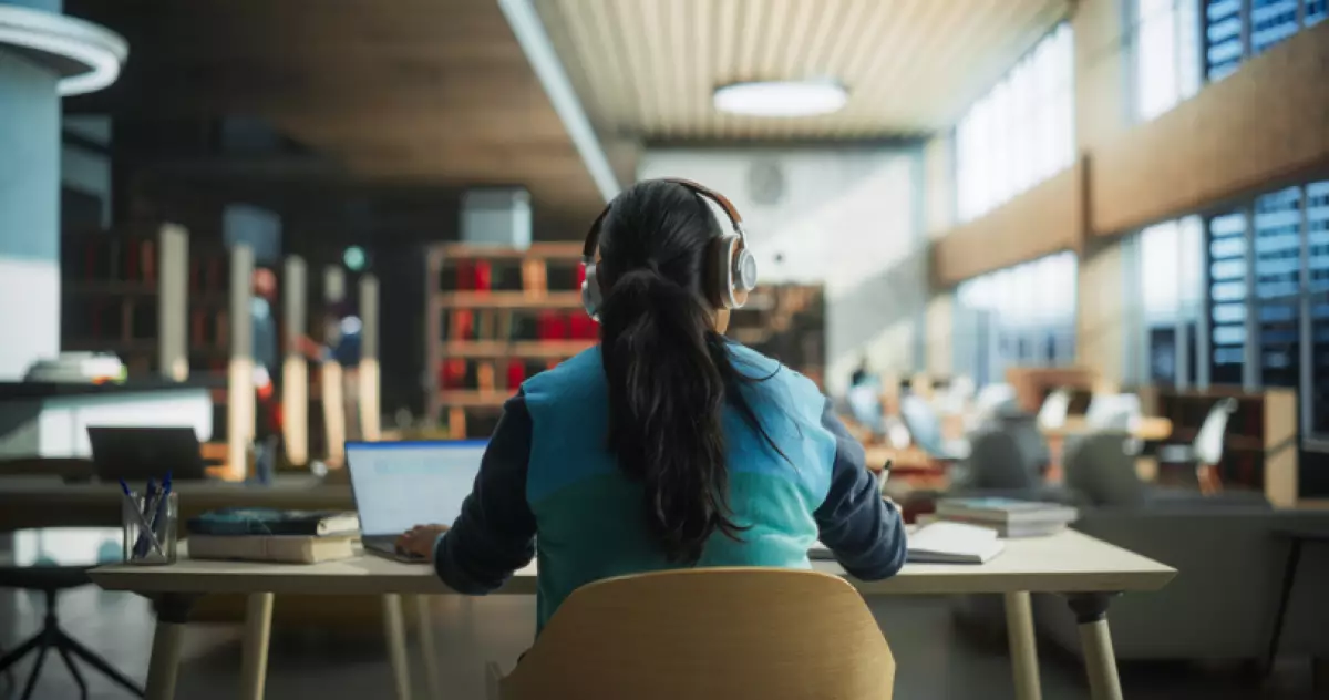 Mexicanos con licenciatura o posgrado en EU son de los peor pagados, por debajo de África
