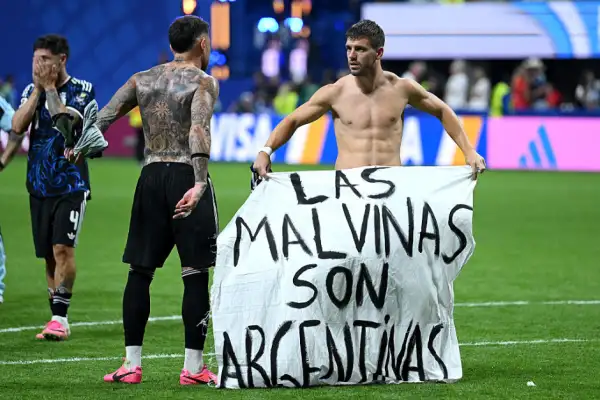 PELEA semifinal COPA MUNDIAL FIFA .png