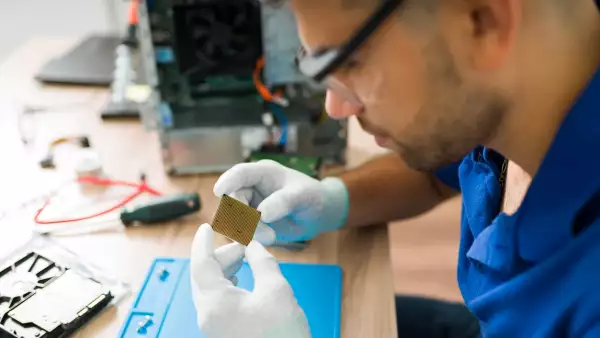 México mantiene el nearshoring de semiconductores, contrario a lo que quiere Trump en EU