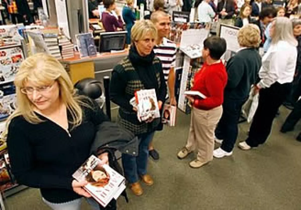 Las tiendas de libros de Barnes & Noble han recentido la baja en ventas por los formatos de libros digitales. (Foto: Reuters)
