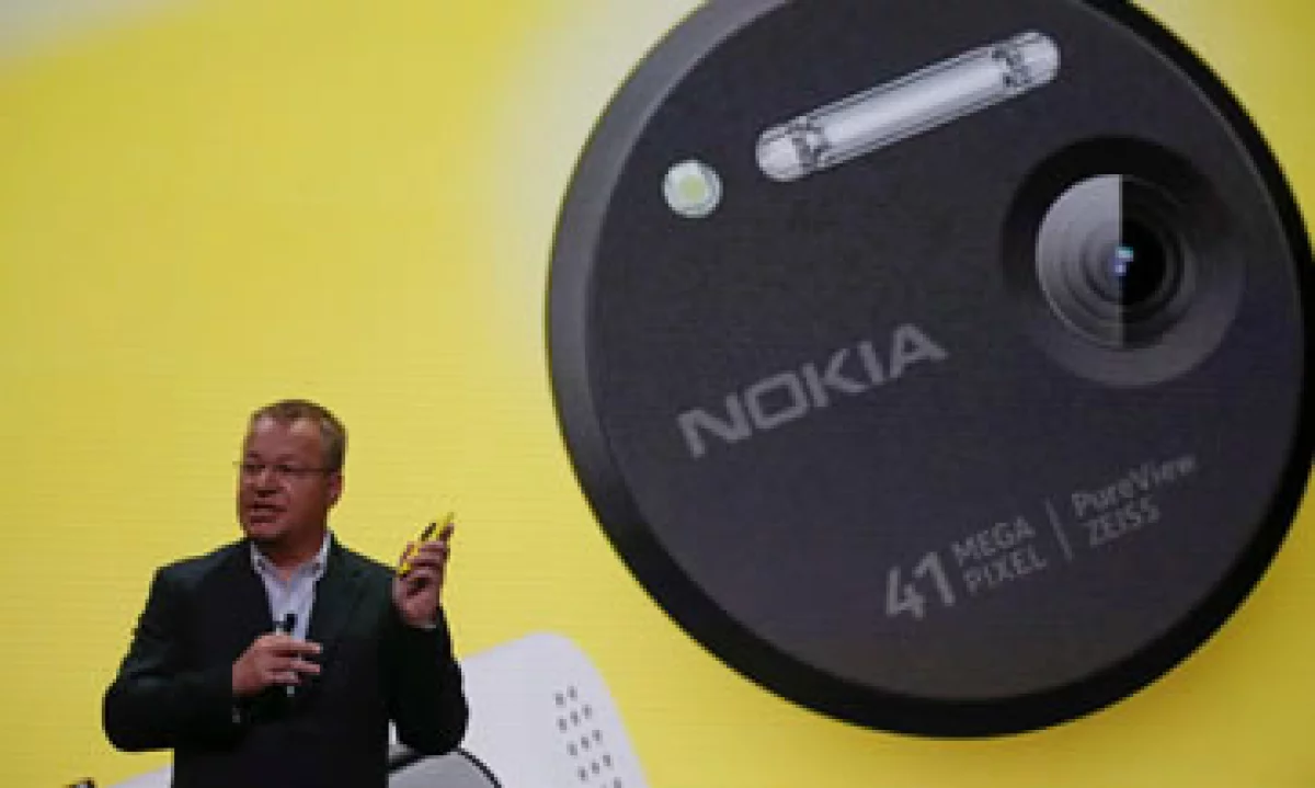 El nuevo smartphone de Nokia saldrá a la venta este mes por 299 dólares con contrato en EU. (Foto: Reuters)