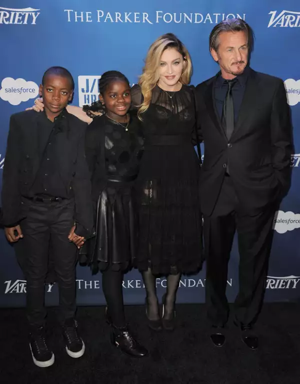 David Banda y Mercy James, se ven enormes en su primera alfombra roja del 2016.