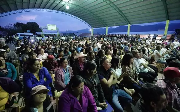 mitin-zoe-robledo.jfif