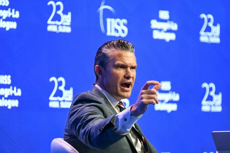 El Secretario de Defensa de los Estados Unidos, Pete Hegseth, habla durante una sesión plenaria de la 23a cumbre de Diálogo Shangri-La en Singapur el 30 de mayo de 2026.