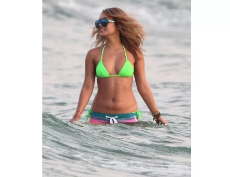 Las guapas actrices se encuentran rodando su nueva película `Spring Breakers´ en Florida, y son sus outfits los que provocan las miradas de cientos de espectadores.