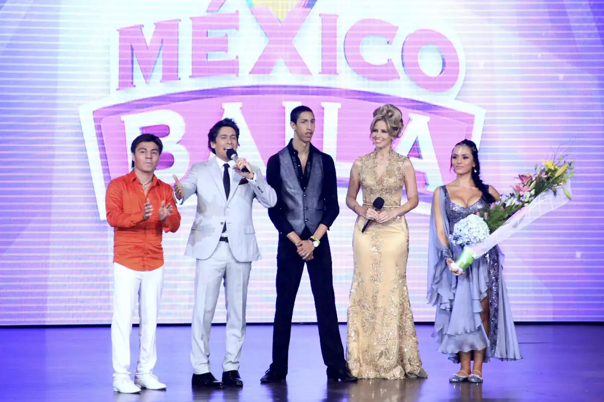 Programas como 'México baila', contenido en el que invierte la televisora mexicana TV Azteca.