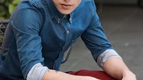 Aunque no sabe la fecha del lanzamiento de su primer álbum, el hijo de Bárbara Mori mencionó que el estilo de las canciones será de balada pop.