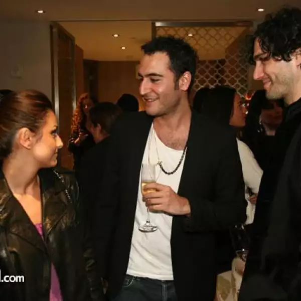 Aislinn Derbez,Jesús Navarro,Benny Ibarra