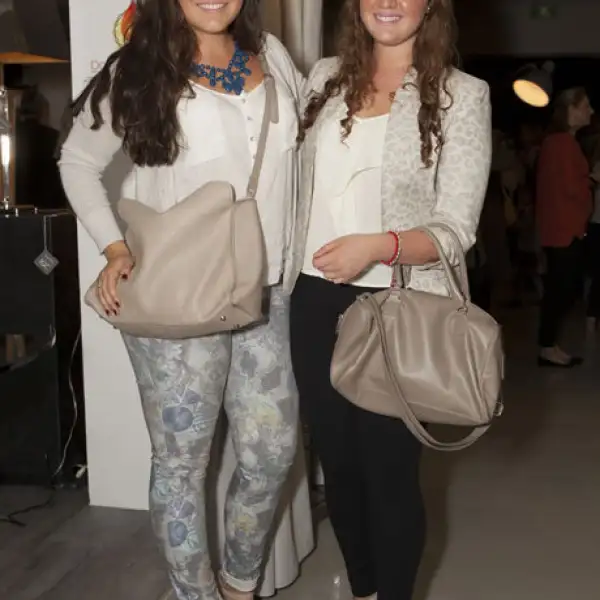 Regina Vega,María Domínguez