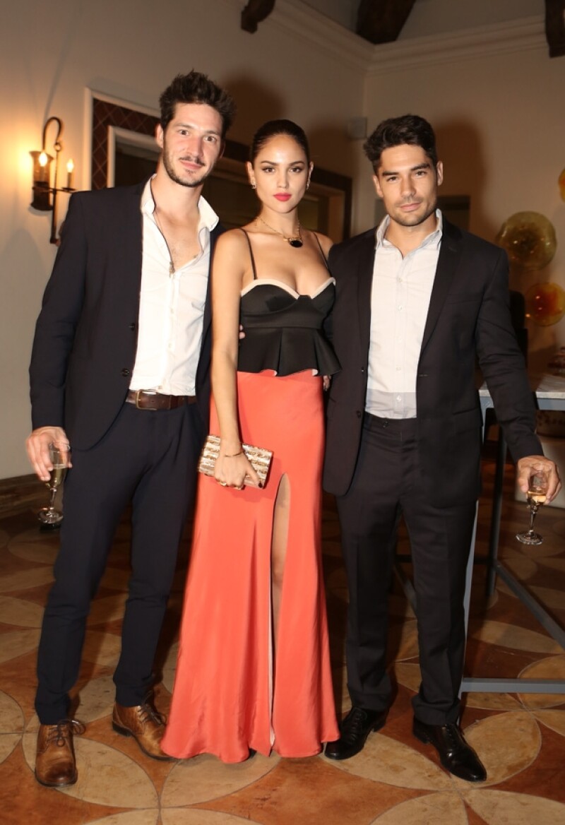 Eiza y DJ Cotrona fueron de los últimos invitados en ocupar la recepción del lujoso hotel Hacienda en el que se hospedó Reese Witherspoon.