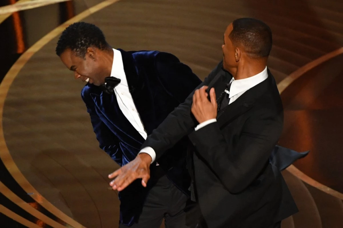 Will Smith golpea a Chris Rock en los Oscar 2022