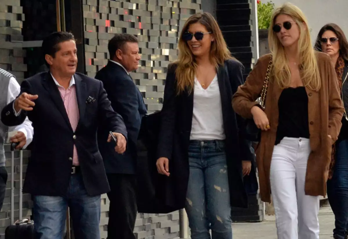 El hermano y la hija de Luis Miguel fueron captados paseando por Polanco este pasado fin de semana, donde ambos se mostraron sonrientes y felices por la reunión.