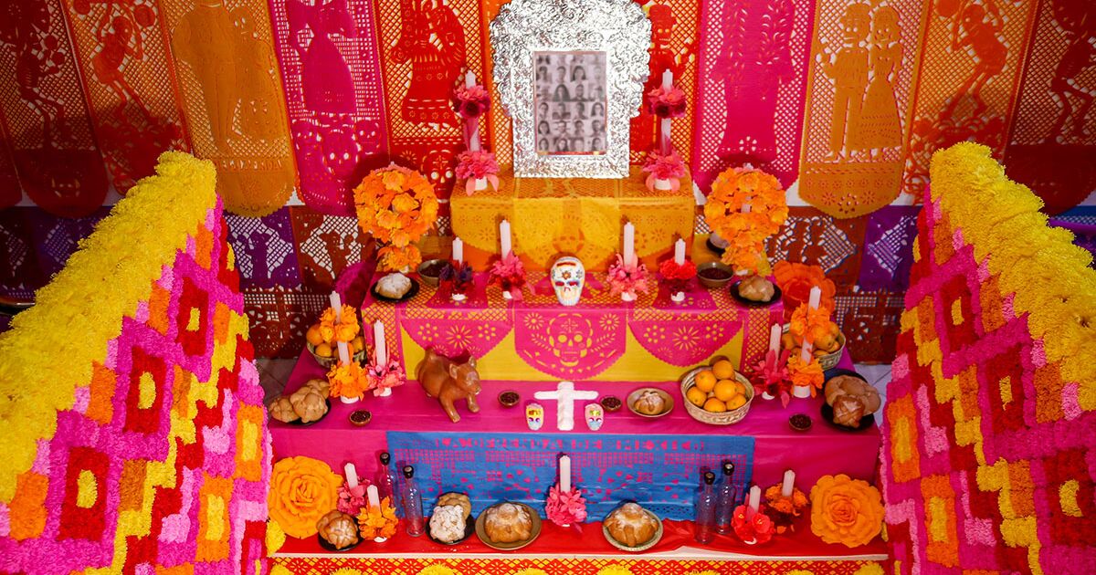 dia de muertos ofrenda