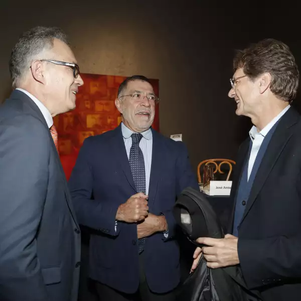 Cristina Alcayaga presenta libro