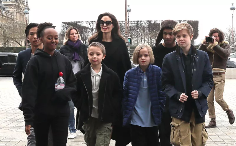 Angelina Jolie y sus hijos 