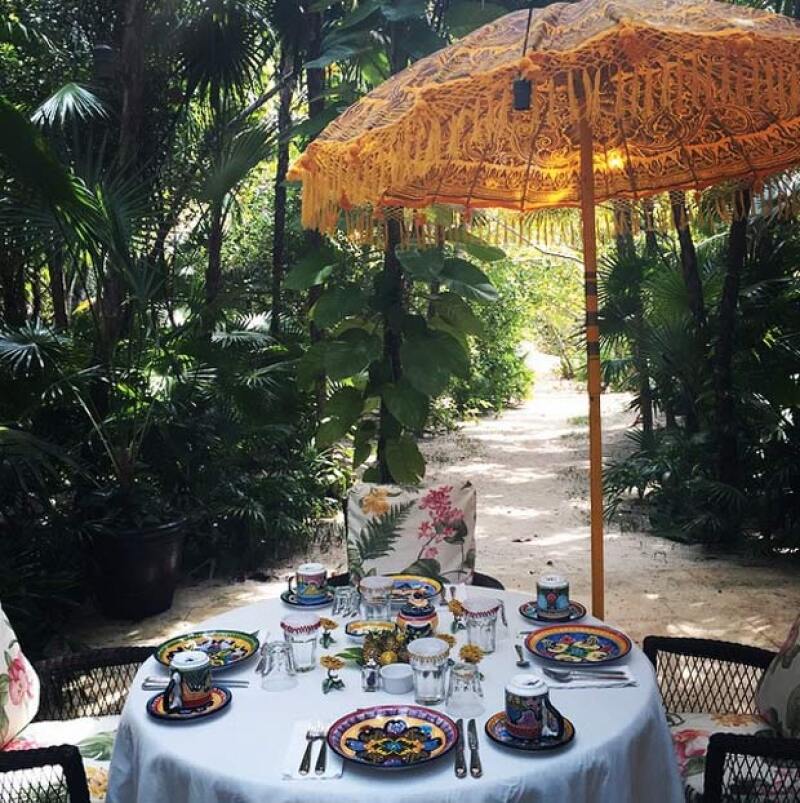 Kris Jenner compartió esta imagen del spot donde disfrutan su desayuno en Cancún.