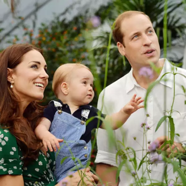 George, descubriendo el mundo junto a sus papás.